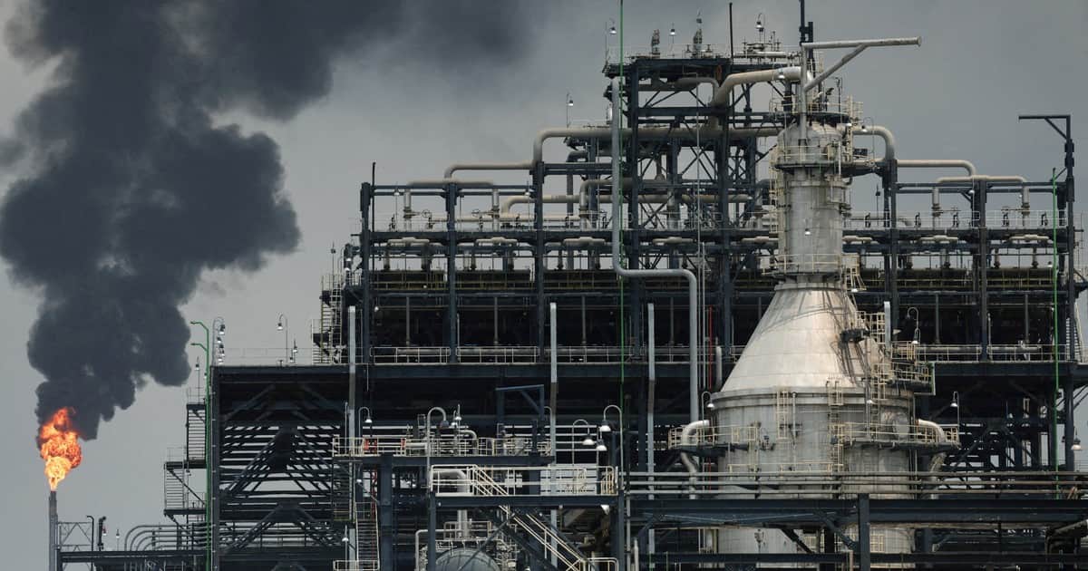 El petróleo, imparable: la escalada de la guerra en Medio Oriente llevó el precio del barril hasta US$ 107