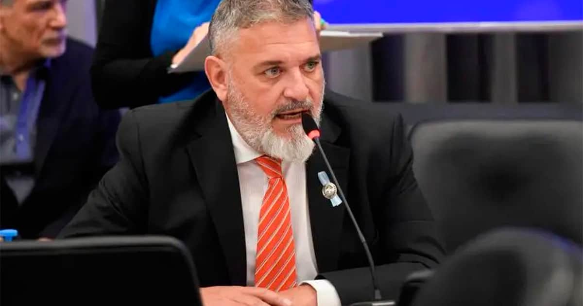 Un diputado de Alberto Rodríguez Saá rompe con los K y el bloque peronista sufre otra fuga