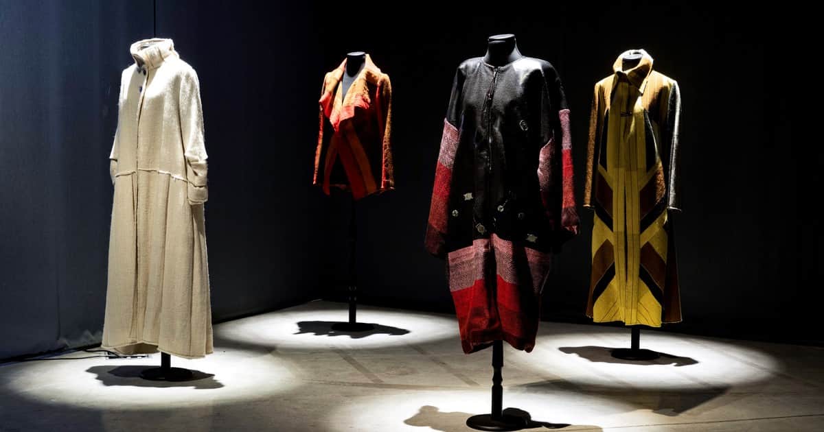 ¿Hacia dónde va la moda? “Vestir mundos” reúne a 15 diseñadores argentinos en el Moderno