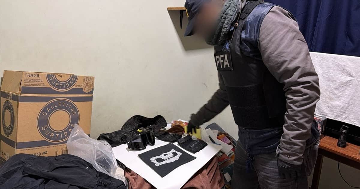 Un adolescente planificó con la Inteligencia Artificial matar a sus compañeros de colegio: fue detectado por el FBI y allanado en Quilmes
