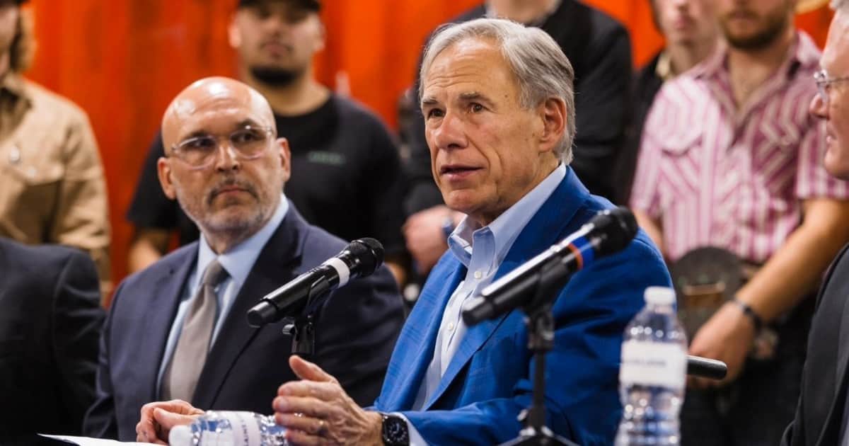 Medida oficial | Greg Abbott quiere prohibir empleados con visas H-1B en escuelas de Texas: Dallas ISD perdería cientos de maestros