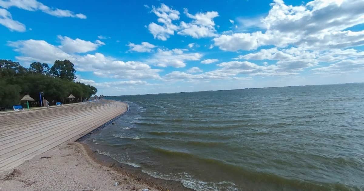 Volcó una lancha en Laguna del Monte: tres pescadores murieron y buscan otros dos desaparecidos
