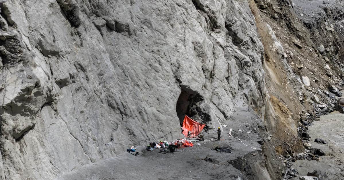 A lo largo del camino del desastre del Himalaya, pueblos arrasados ​​y un dolor que crece