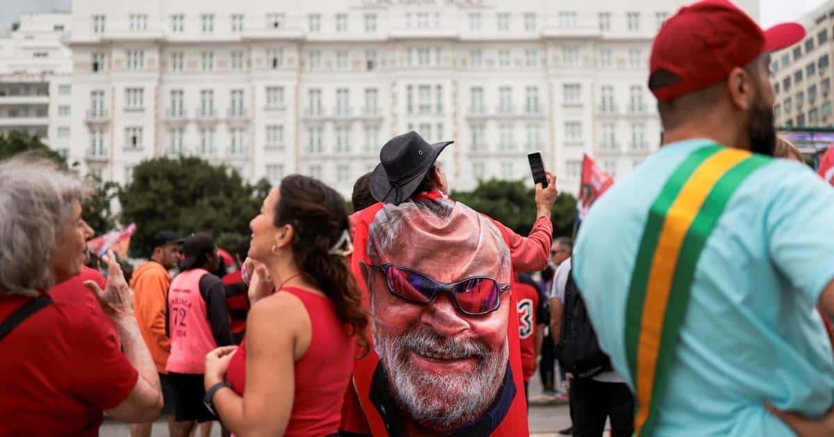 Elecciones en Brasil: Flávio Bolsonaro y Lula no logran salir del empate técnico, según una nueva encuesta