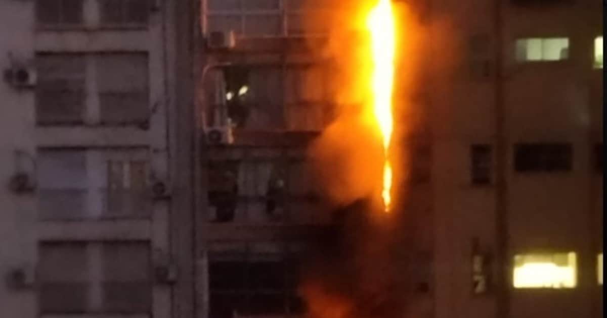 Voraz incendio en un edificio de Recoleta: internaron a un vecino intoxicado por el humo