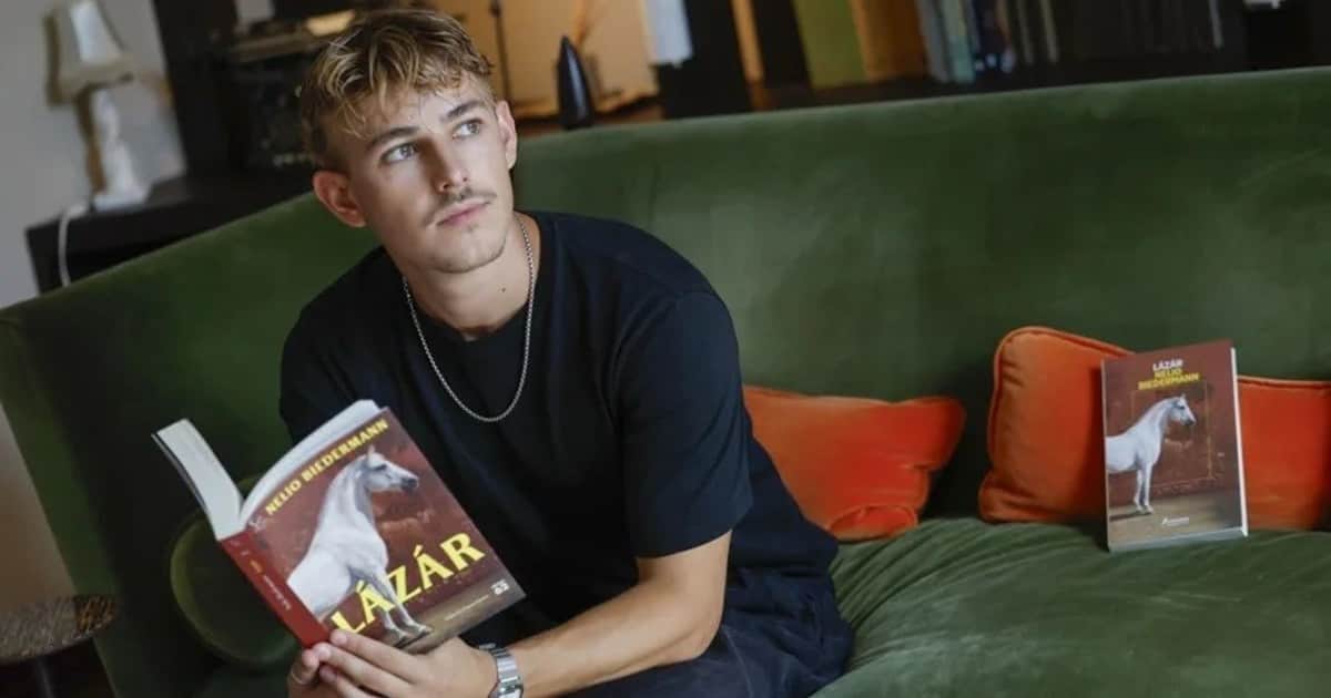 Tiene 23 años, vendió 200.000 libros y su novela ya se traduce a 27 idiomas: quién es Nelio Biedermann