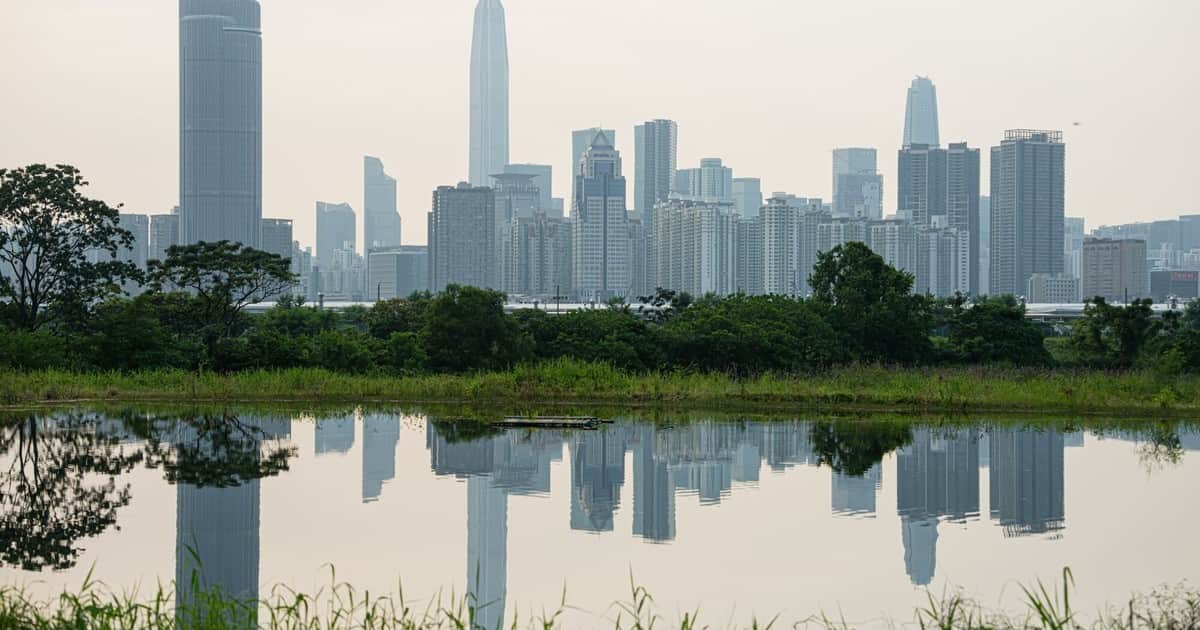 "Es lo que estamos haciendo acá": el "modelo Shenzhen" que mencionó Luis Caputo y que convirtió una aldea de pescadores en la Silicon Valley china