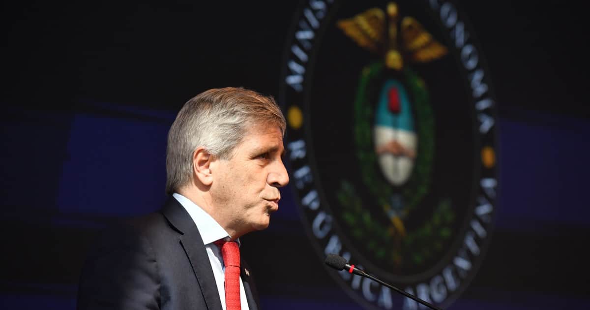 El Gobierno pide permiso para endeudarse en dólares por hasta US$ 34.000 millones en 2027