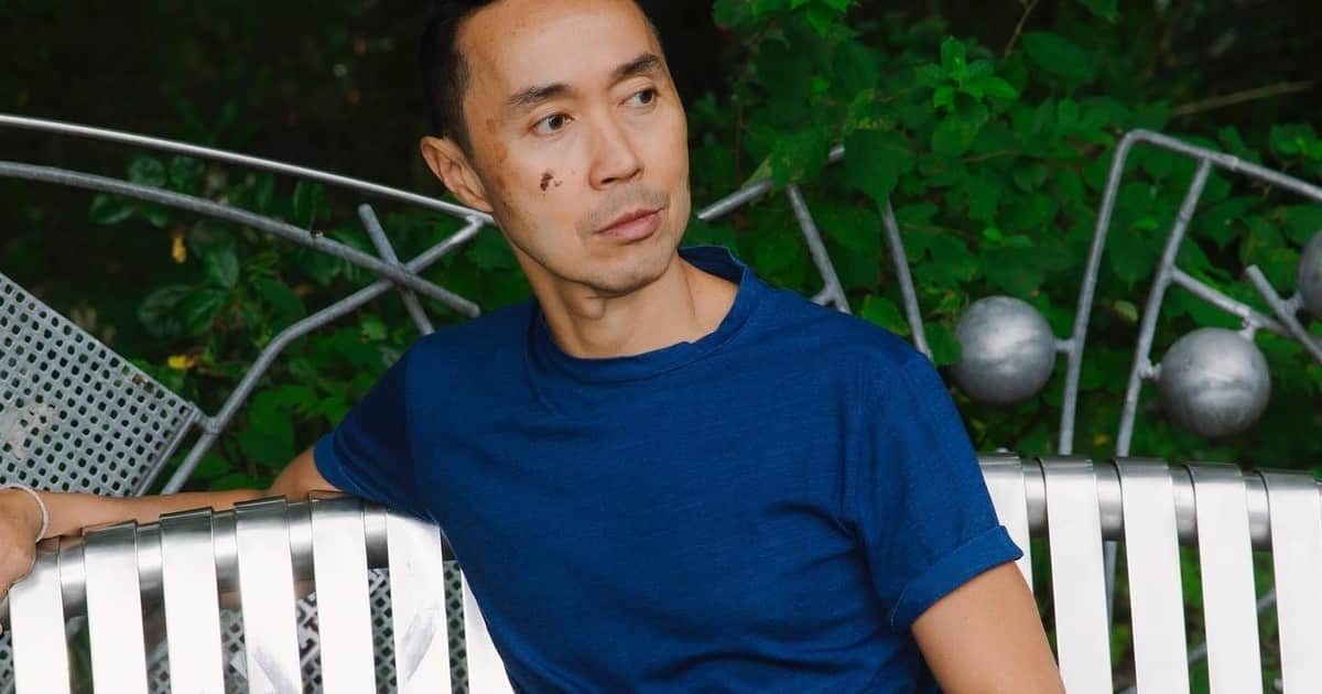 Tash Aw, escritor de Malasia, 54 años: "La verdadera herencia no son los objetos, sino los miedos y traumas"