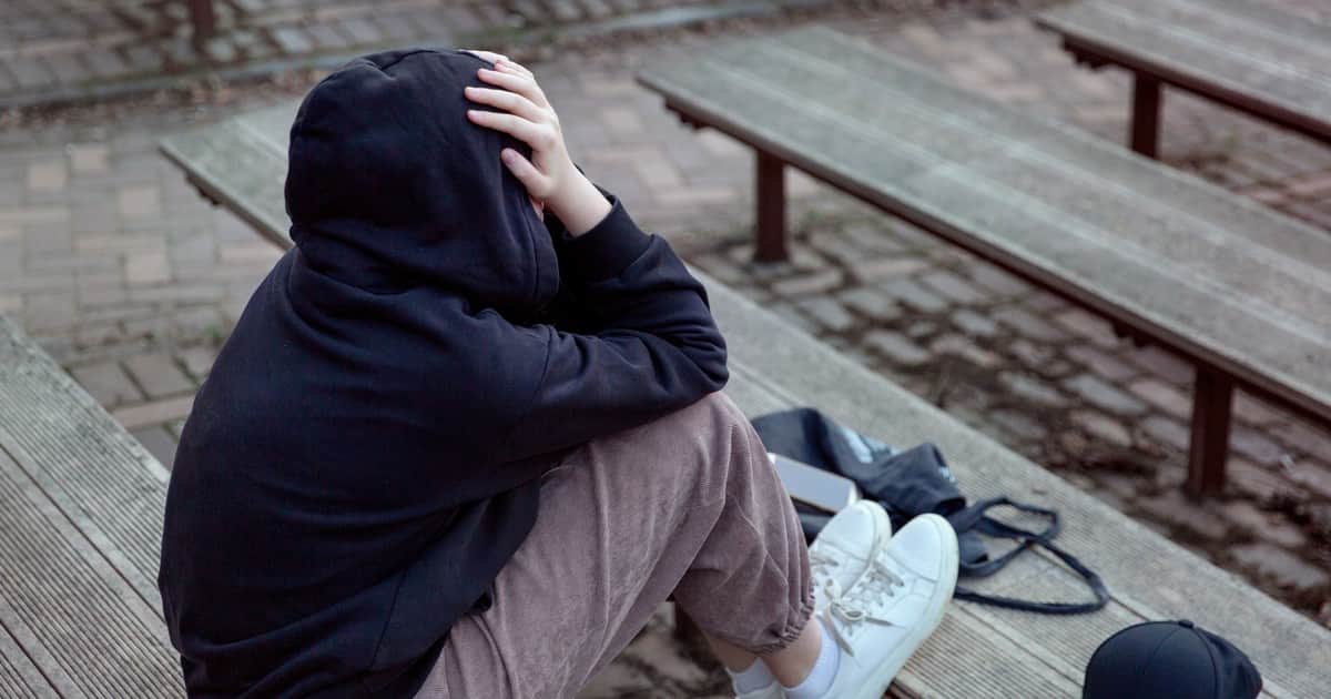 El suicidio en la adolescencia da miedo, pero el silencio es peor: señales de alerta y cómo actuar