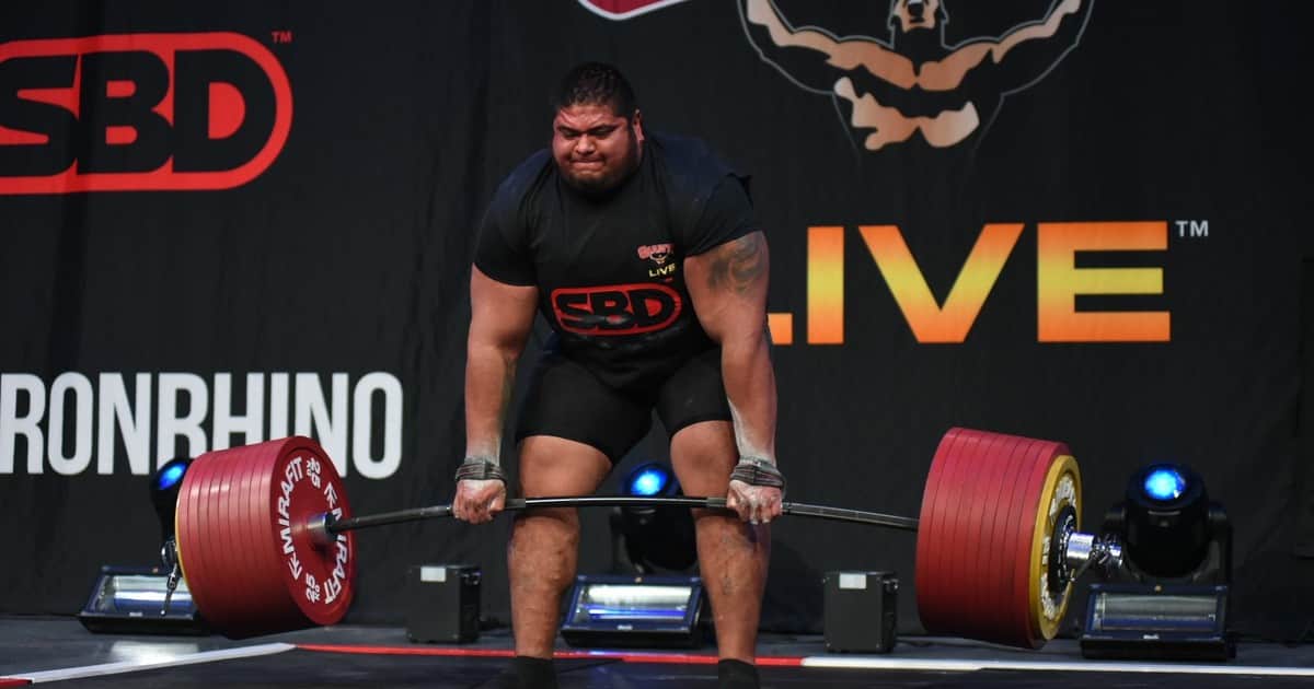 Raúl "Tayzon" Flores, el mexicano que levantó 511 kilos, se convirtió en el hombre más fuerte del mundo y cumplió la promesa que le hizo a su perro: “Te lo prometí, te hice famoso, lo logramos”