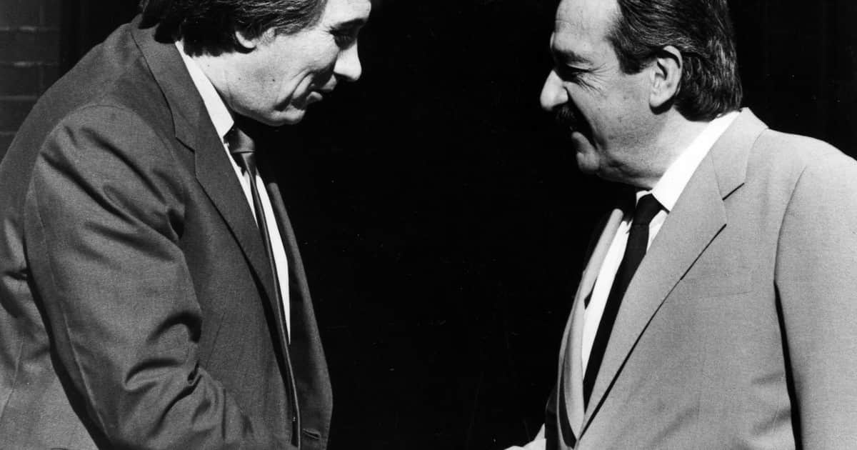 "Mantequita y llorón, mentiroso y pecador": los ingenuos duelos verbales de Alfonsín y Ubaldini