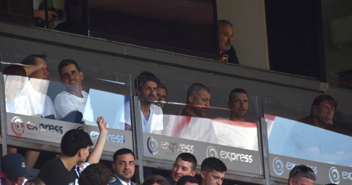 Lionel Scaloni, Aimar, Samuel y todo el cuerpo técnico de la Selección aparecieron en la cancha de Newell's para seguir a la Sub-19 en los Suramericanos