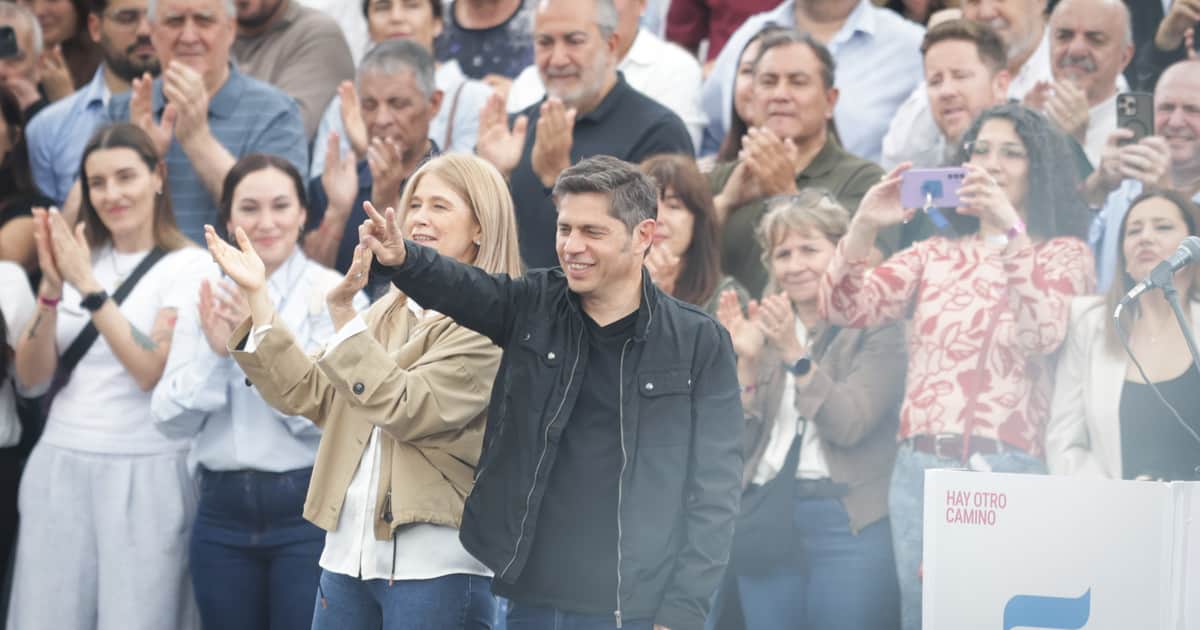 Fuerte discurso de Kicillof, con tono electoral y en plena interna con Máximo Kirchner: "Las nuevas canciones se componen de abajo para arriba"