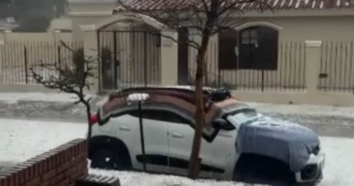 Despedida del invierno en Córdoba: cayó abundante granizo y estallaron los comentarios en las redes
