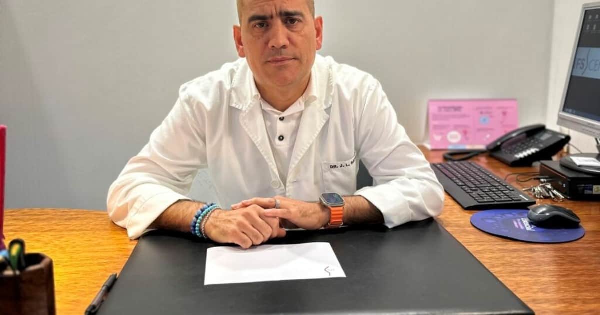 José Luis Sánchez, especialista en ginecología oncológica: “Alrededor del 80 % de los cánceres de ovario se diagnostican en fases avanzadas, ya que en las etapas iniciales el tumor suele ser asintomático”