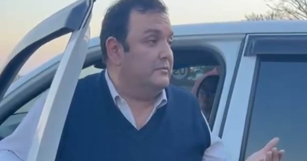 Un diputado libertario fue increpado por vecinos y terminó refugiado en una comisaría: denunció agresiones y amenazas
