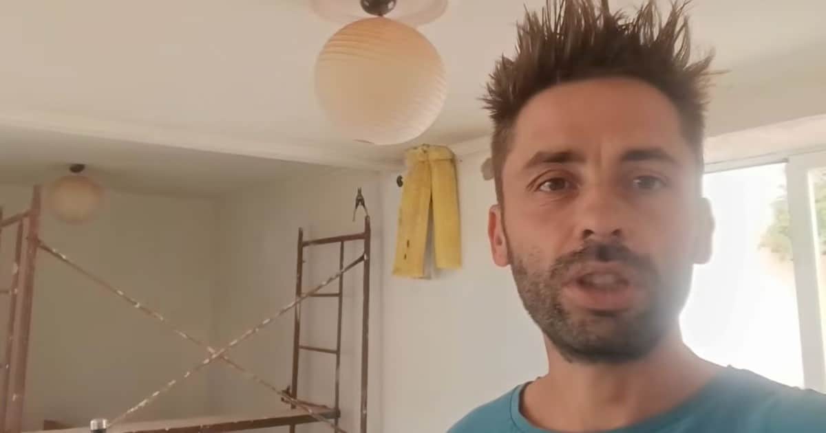 Sebastián de la Torre reforma con sus propias manos una casa de campo tras la muerte de su madre: “Sabía que me iba a ayudar mucho en el proceso”