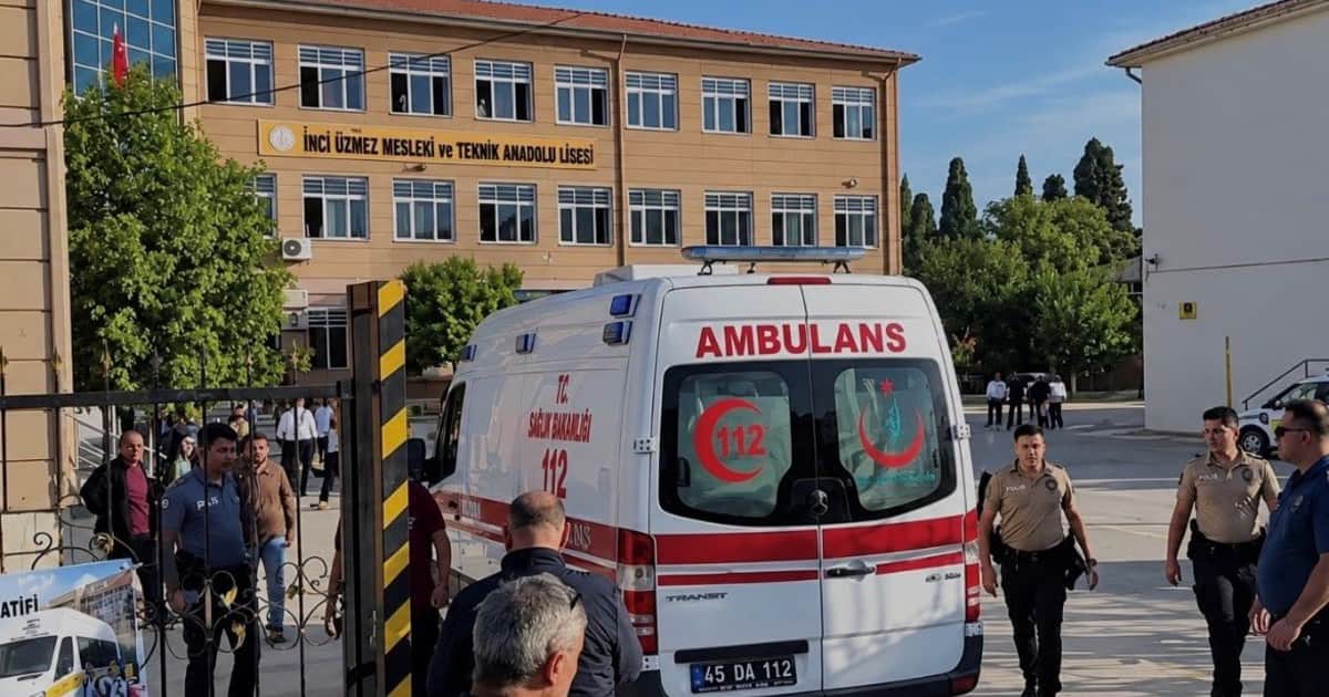 Turquía: un adolescente disparó con una escopeta frente a una escuela y hay 11 alumnos heridos