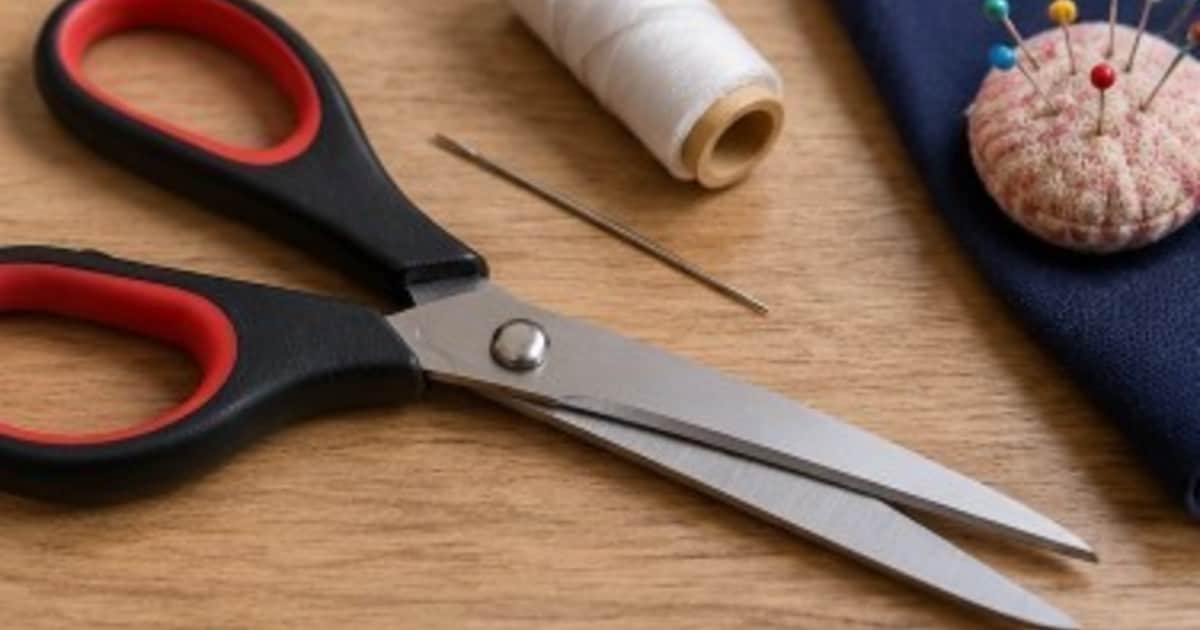 El truco casero para afilar las tijeras sin herramientas y dejarlas como nuevas