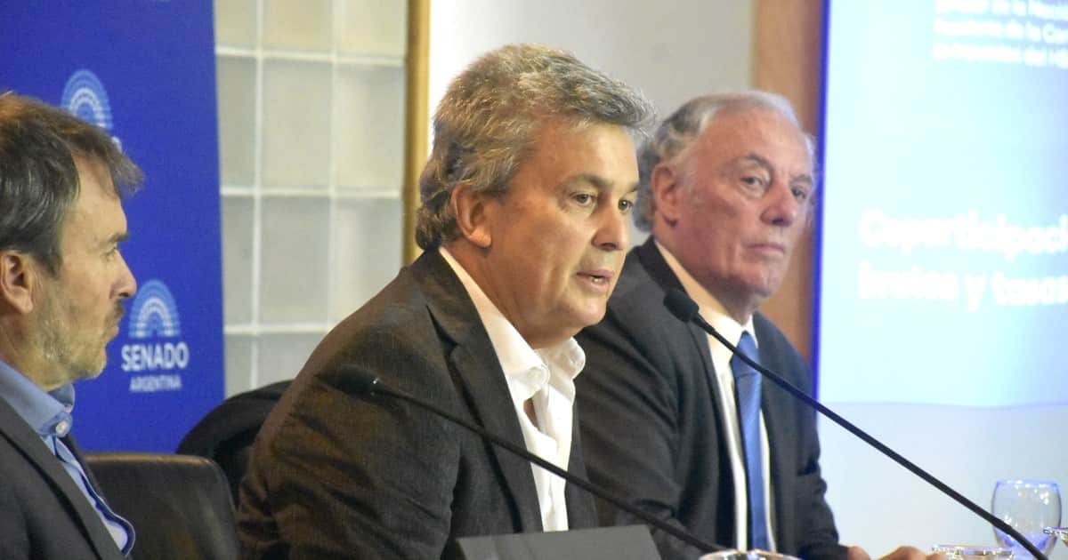 El radicalismo busca instalar el debate sobre una reforma de la coparticipación impositiva federal
