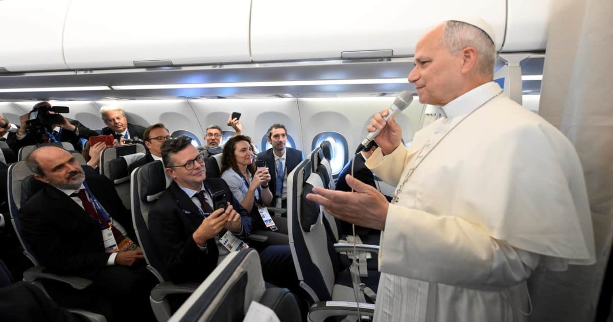El Papa se mete en la pelea entre Donald Trump y los periodistas y defiende la necesidad de una prensa libre