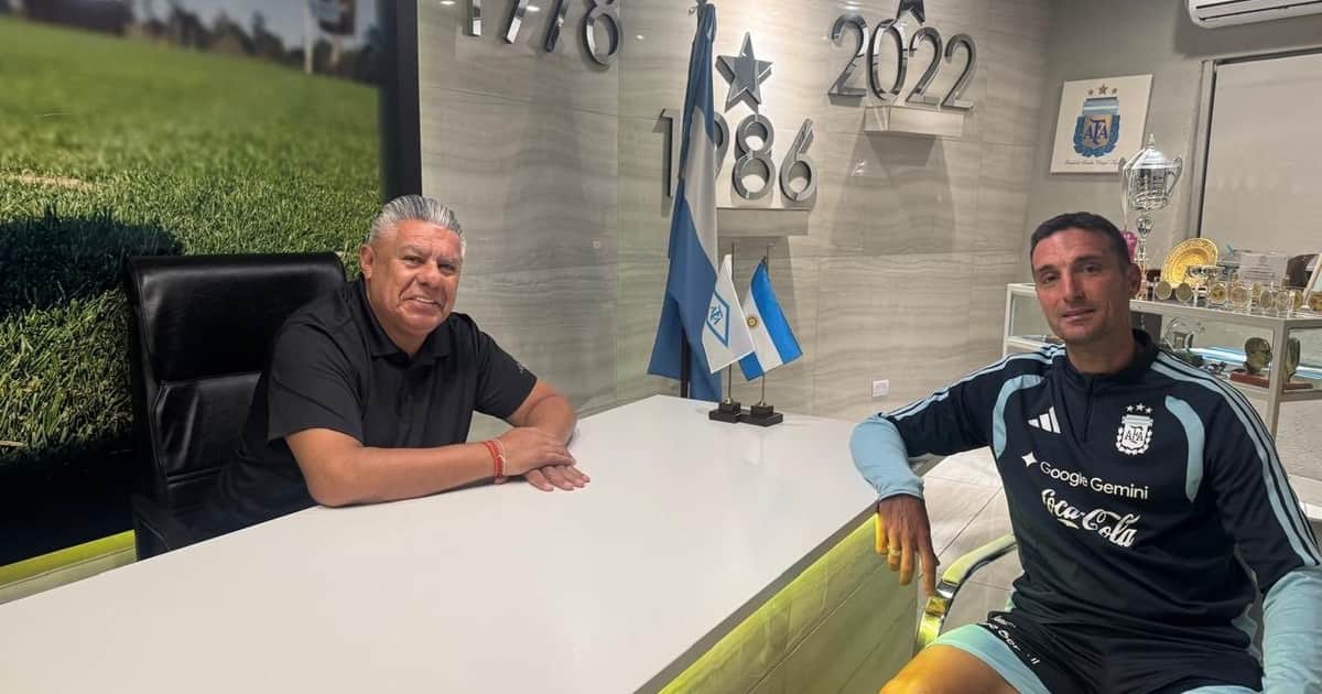 Claudio Chiqui Tapia se mostró con Lionel Scaloni y AFA anunció el inicio de "las charlas de renovación" del DT al frente de la Selección Argentina