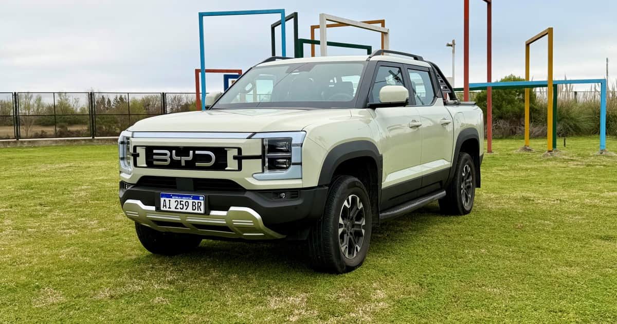 Análisis de la nueva BYD Shark: cómo anda la camioneta que se enchufa y que abre una nueva era