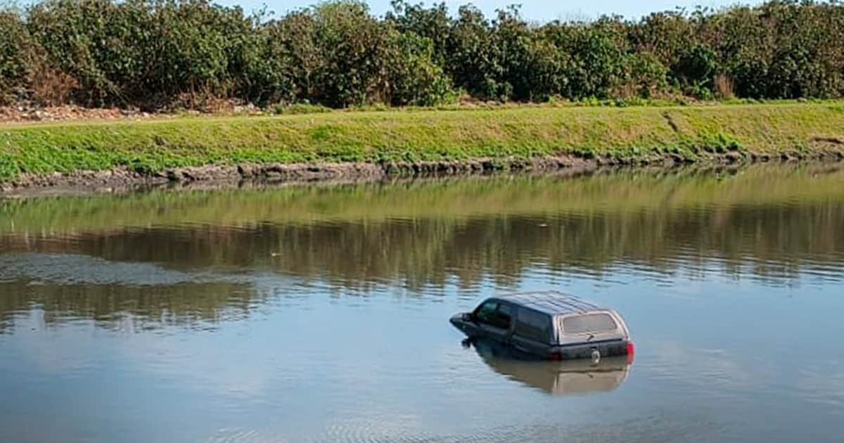 Una Amarok en el arroyo: la camioneta que sorprendió a La Plata y el dato que resolvió el misterio