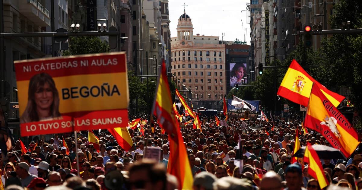 Una multitud marchó en Madrid contra Pedro Sánchez: exigieron su renuncia y elecciones inmediatas