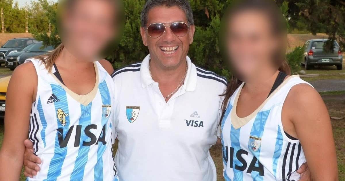 La perversa doble cara del DT de hockey que formaba a Leonas y cayó por abuso: "No seas tonta, lo que pasó anoche es lo que pasa entre nenas y nenes"
