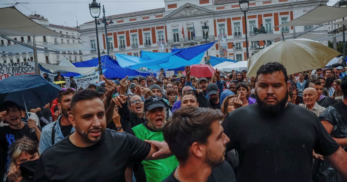 Acampe "indesalojable" en la Puerta del Sol: a contrarreloj, Pedro Sánchez busca apoyos para aprobar un decreto que descomprima la crisis de los inquilinos