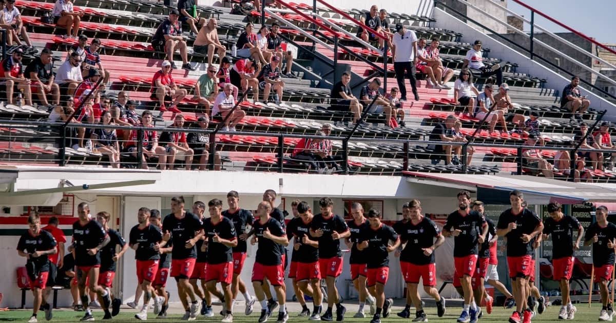 Dura sanción para Chacarita: jugará dos partidos a puertas cerradas por la interna de su barra brava