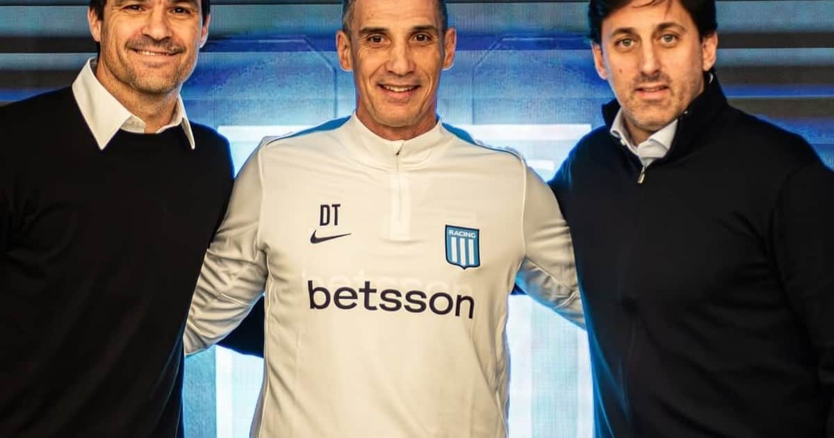 Racing en crisis: reunión clave con Vojvoda para definir su futuro