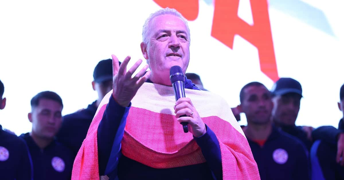 Gustavo Alfaro anunció que se retirará como entrenador en Paraguay