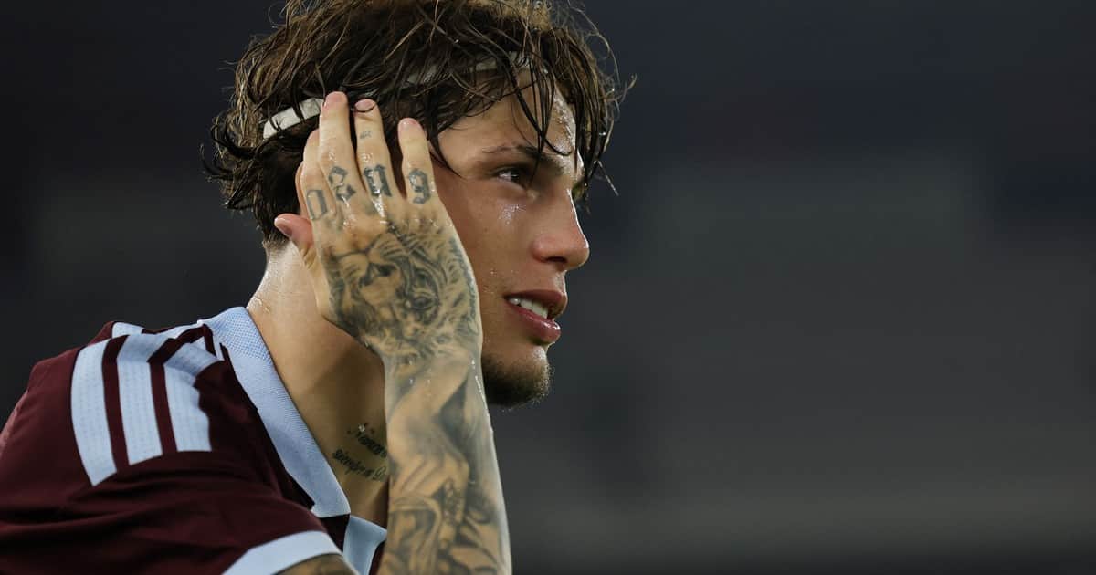 De ser el posible recambio de Di María en la Selección a casi no jugar en su equipo: el difícil presente de Alejandro Garnacho