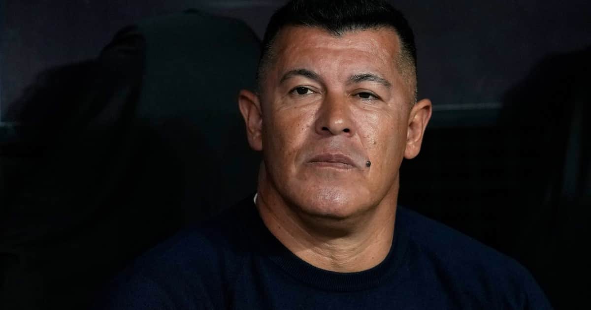 Almirón y la respuesta a las críticas por el nivel de Rosario Central: "La gente se acostumbró a ganar y exigirnos"
