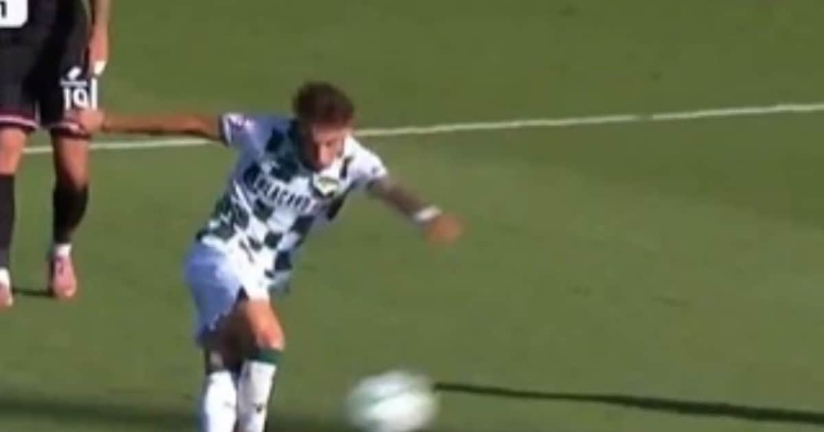 ¿Premio Puskás definido?: gol de rabona desde afuera del área