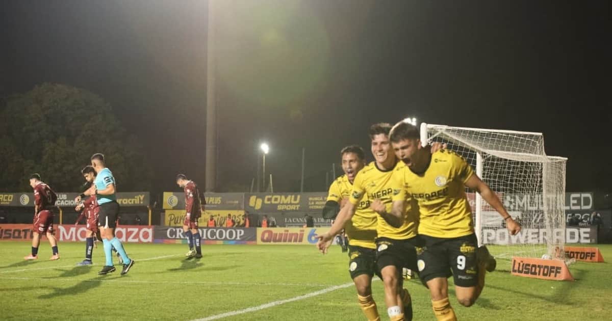 Comunicaciones venció a Merlo y se afianza en el Reducido: el Cartero sueña con el ascenso
