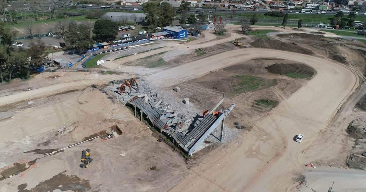 Obra clave en el Gálvez: se demolió la tribuna de la horquilla para trabajar en el trazado de Fórmula 1