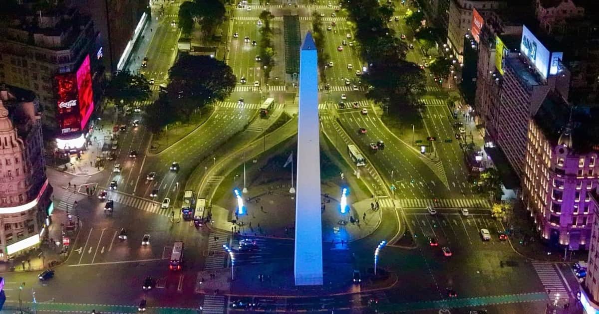 Video: la noche de CABA pintada de celeste y blanco por el retiro de Messi de la Selección