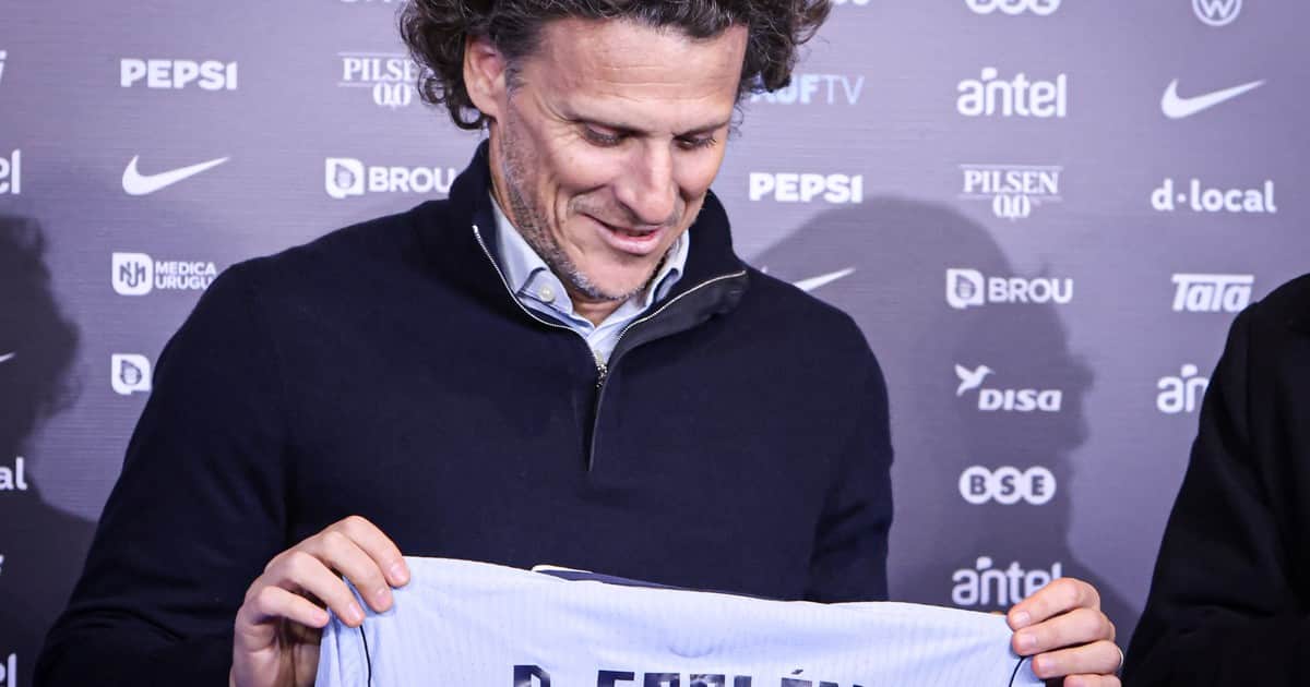 Sin Luis Suárez: salió la primera pre lista de Diego Forlán con la selección de Uruguay