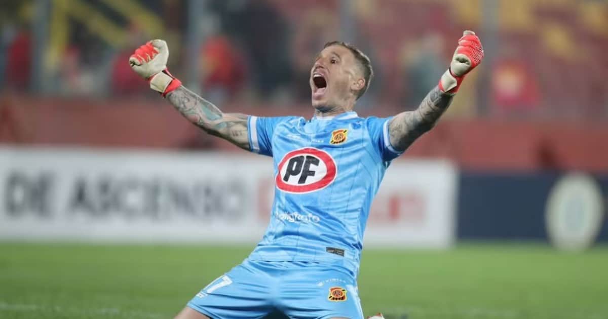 El arquero argentino de 46 años que está a un partido de hacer historia en Chile