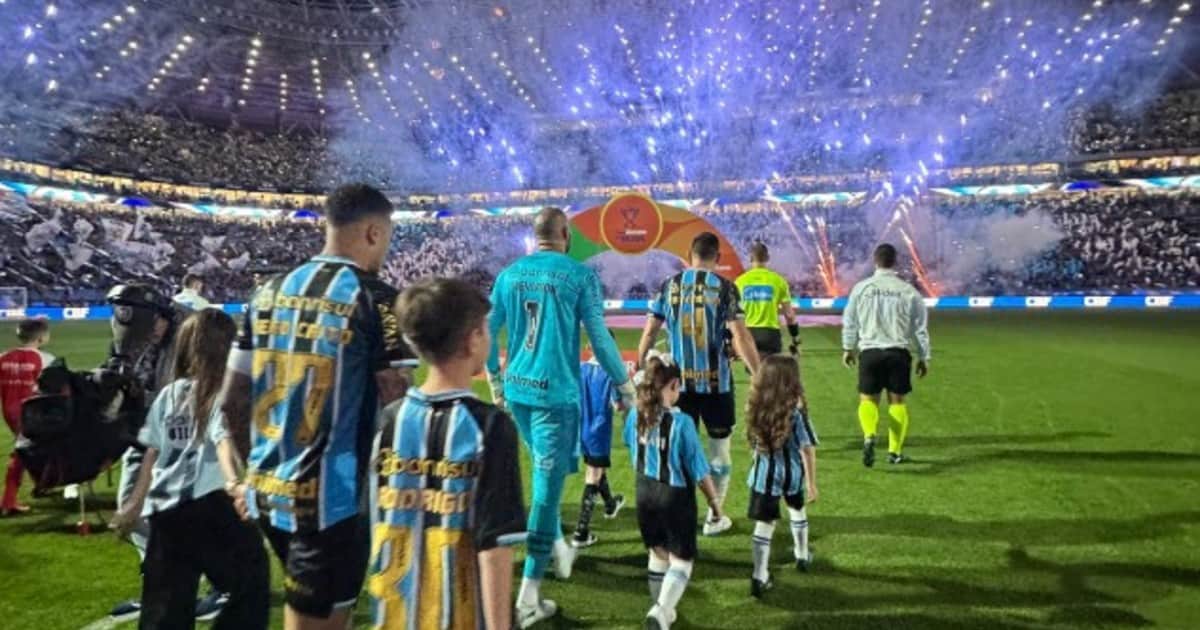 La cargada de Gremio a Inter luego de eliminarlo de la Copa de Brasil que incluyó un vals de 15
