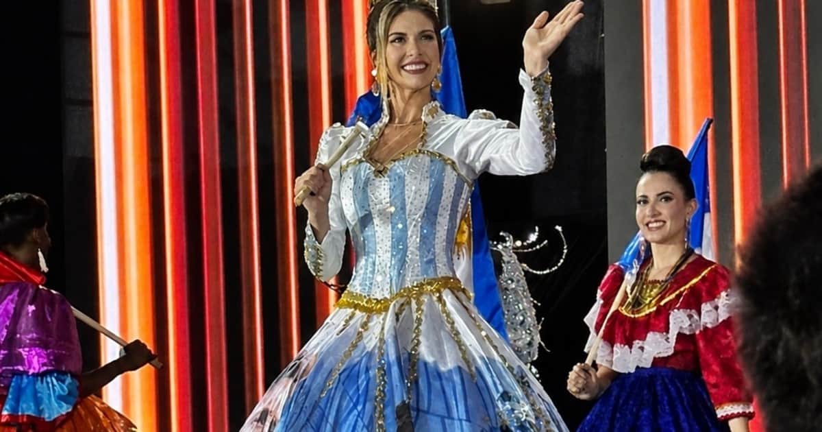 Messi llegó a Miss Mundo: el original vestido de la representante de Argentina que sorprendió a todos