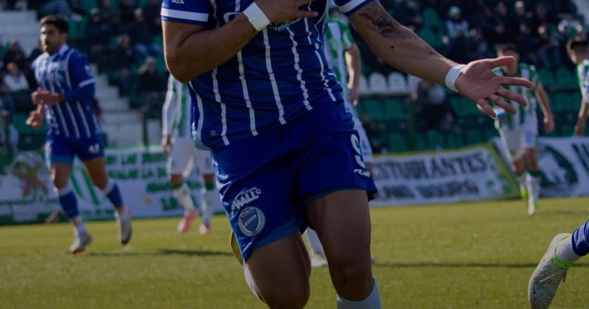 Godoy Cruz volvió a ganar y da pelea en el Nacional