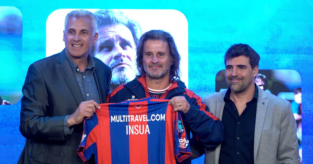 La presentación de Insua en San Lorenzo: "quedan ocho finales", el aviso al plantel y su diferencia con Gorosito