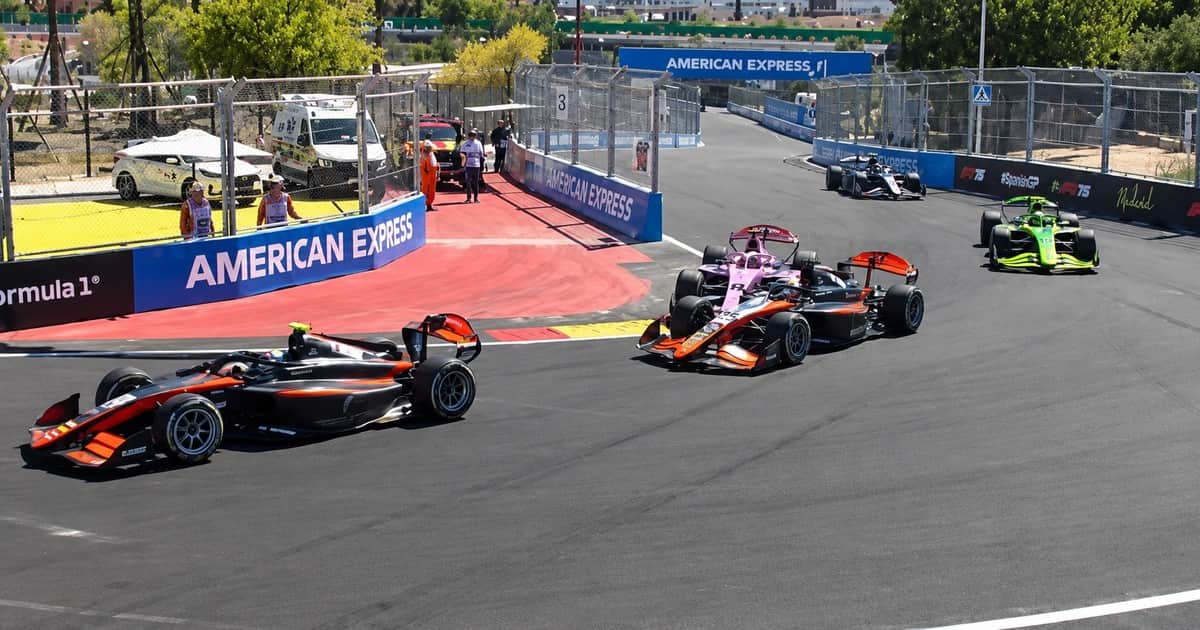 Video: Varrone fue embestido y terminó contra el muro en el arranque de la Sprint de F2 en Madrid