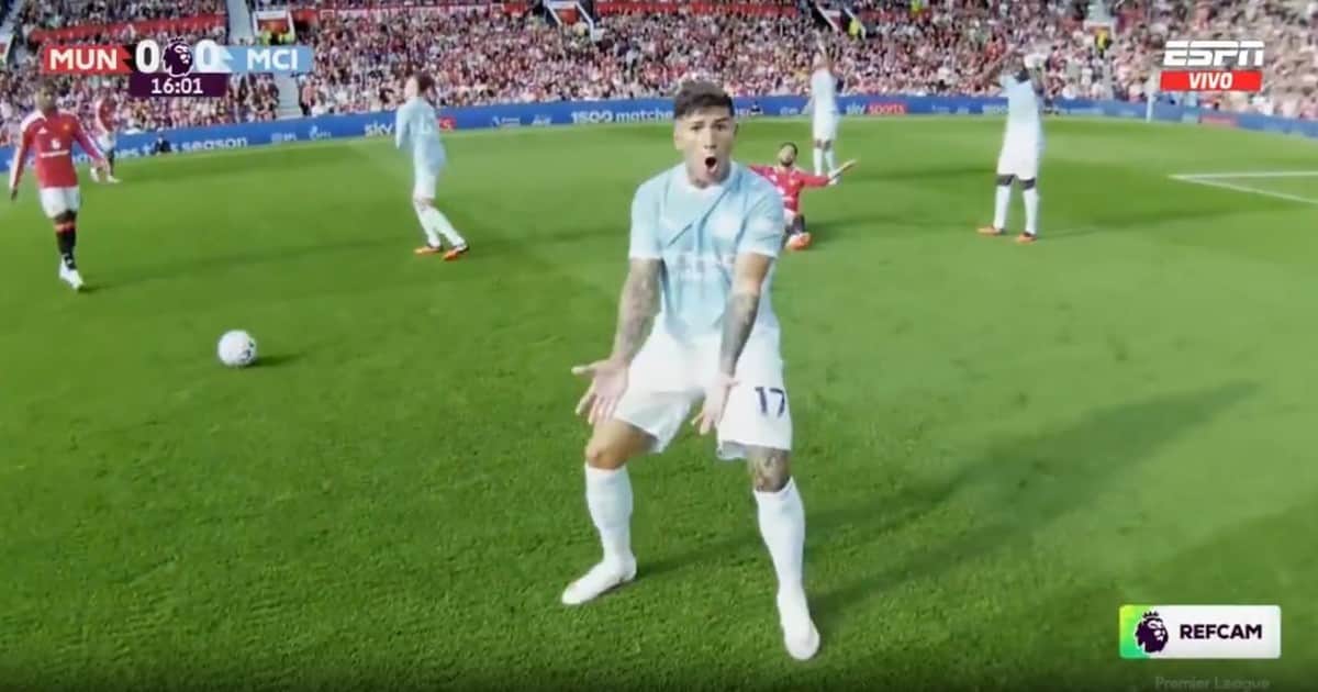 Video: el "¿what?" en primer plano de Enzo Fernández al árbitro en el clásico de Mánchester