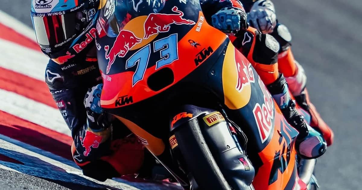 En un final electrizante de Moto3, Perrone fue quinto y Morelli logró una gran remontada